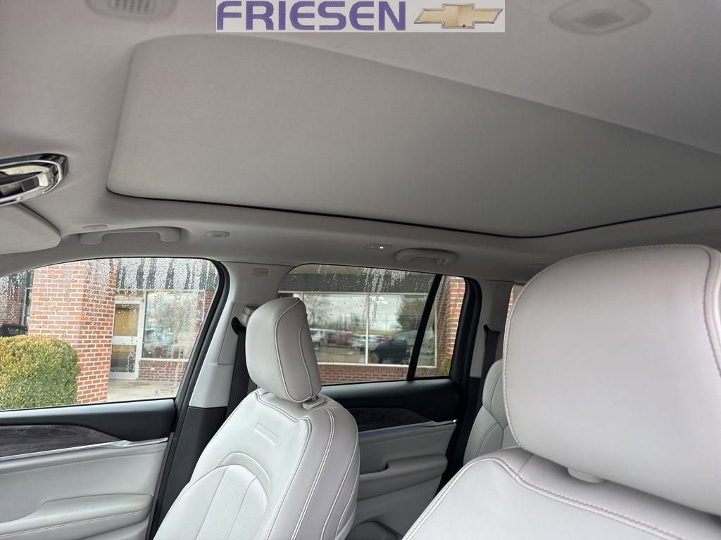 Used 2022 Jeep Grand Cherokee Overland image 9