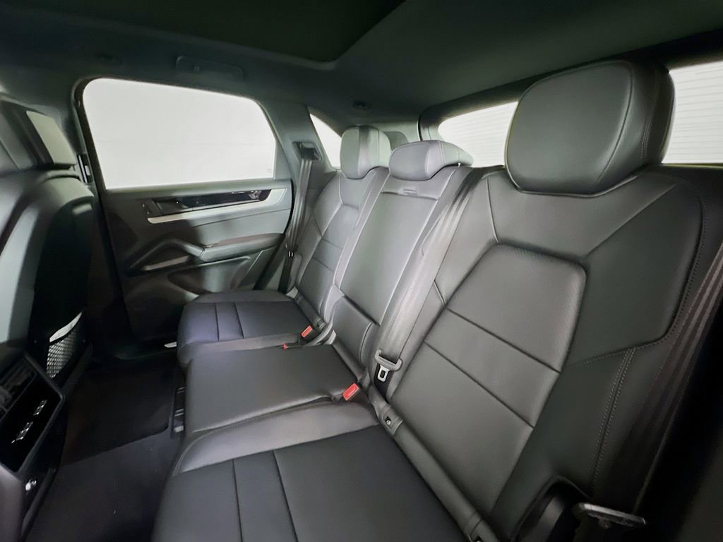 New 2026 Porsche Cayenne image 24