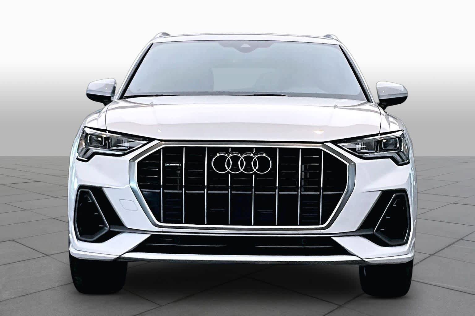 Used 2024 Audi Q3 2.0T Premium w/ Convenience Package AWD/4WD image 4