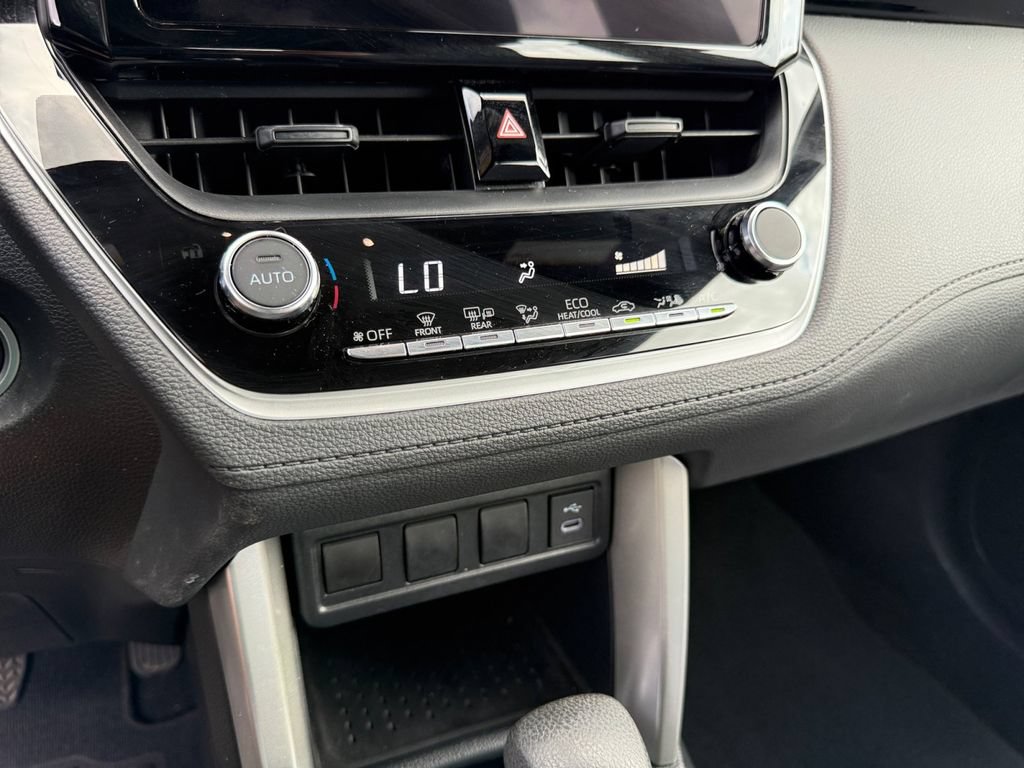 Used 2023 Toyota Corolla Cross AWD Hybrid image 23
