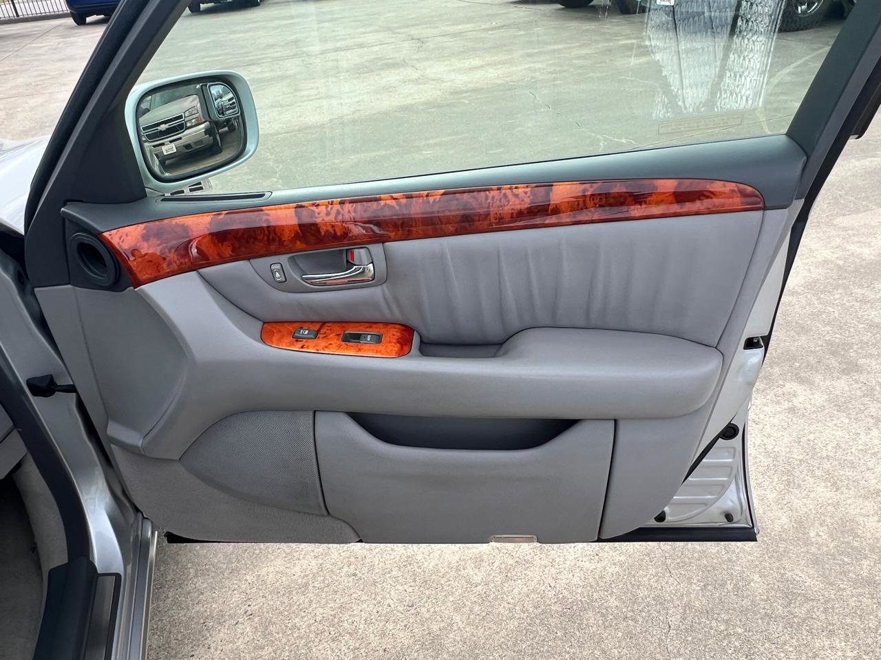 Used 2005 Lexus LS 430 image 39