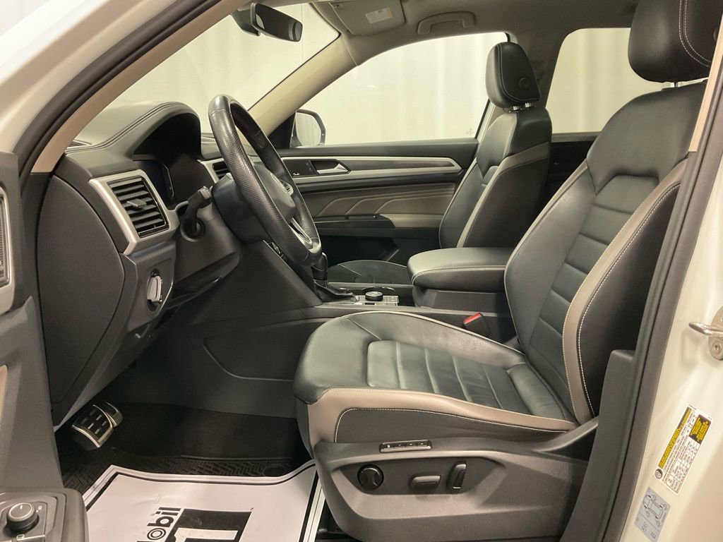Used 2022 Volkswagen Atlas SEL Premium image 4