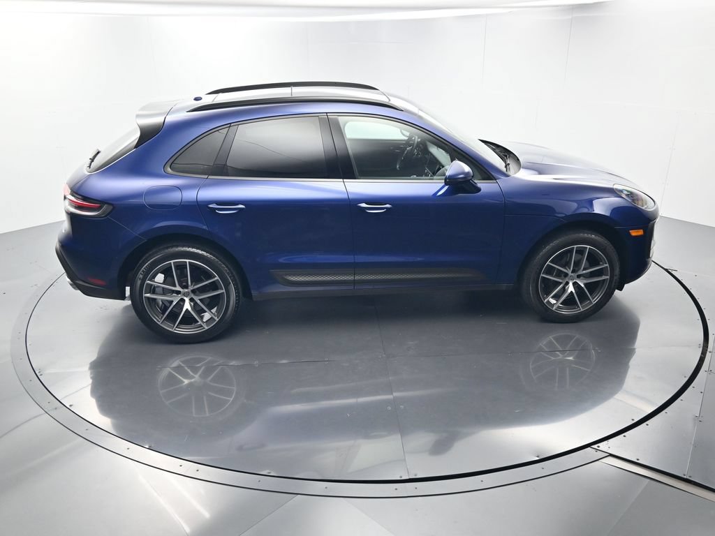 Certified 2024 Porsche Macan AWD/4WD image 40