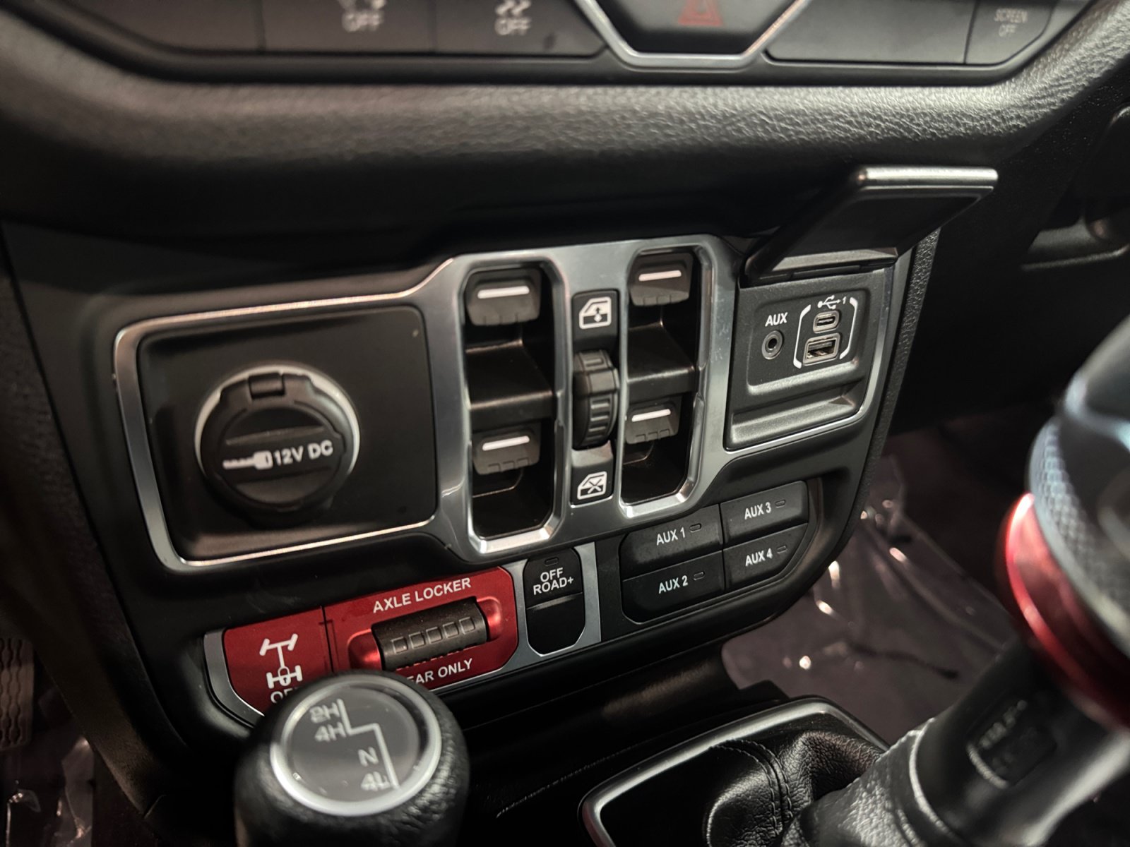 Used 2025 Jeep Wrangler Unlimited Sport AWD/4WD image 21
