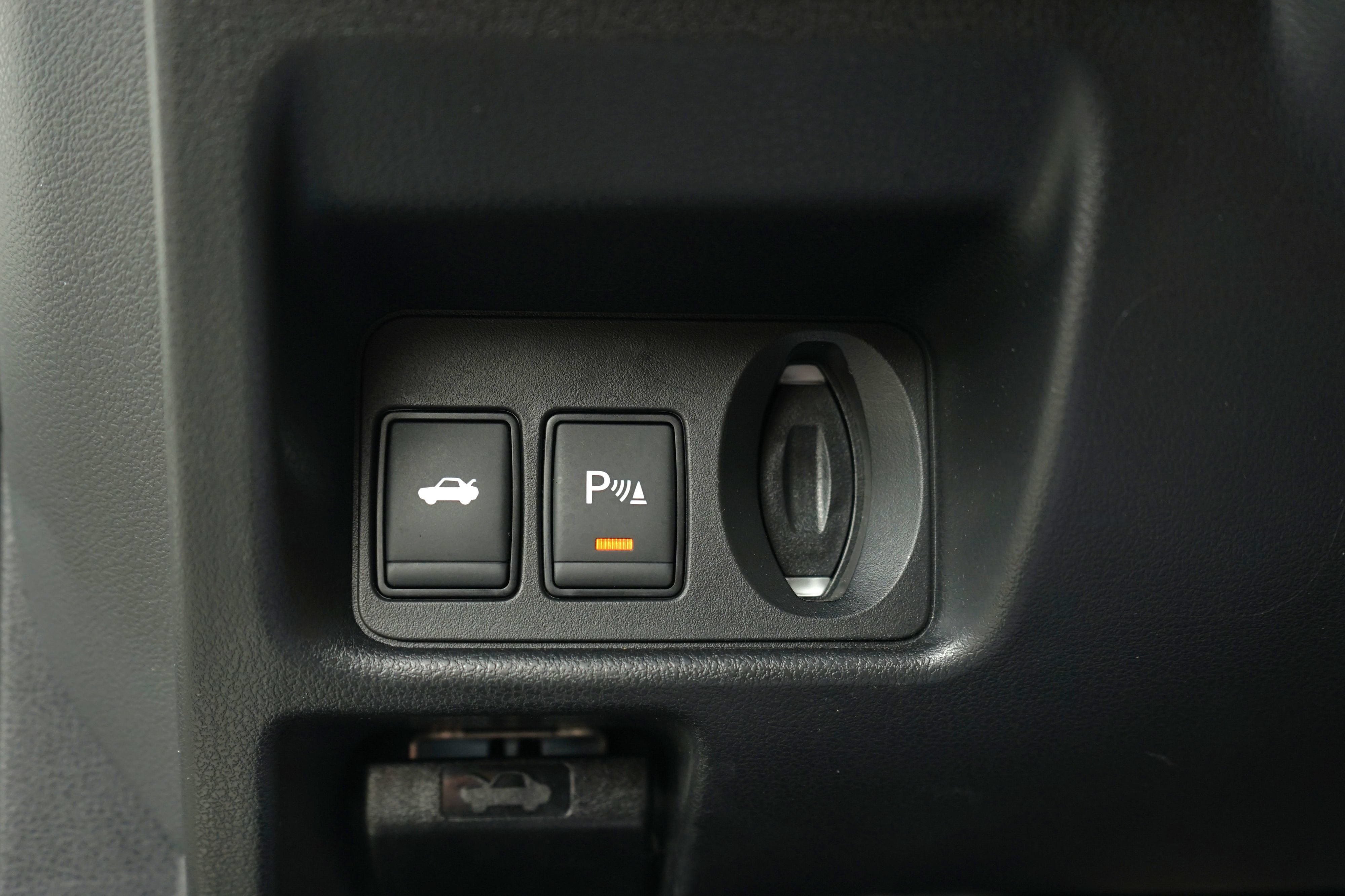 Used 2020 Nissan GT-R Premium AWD/4WD image 18