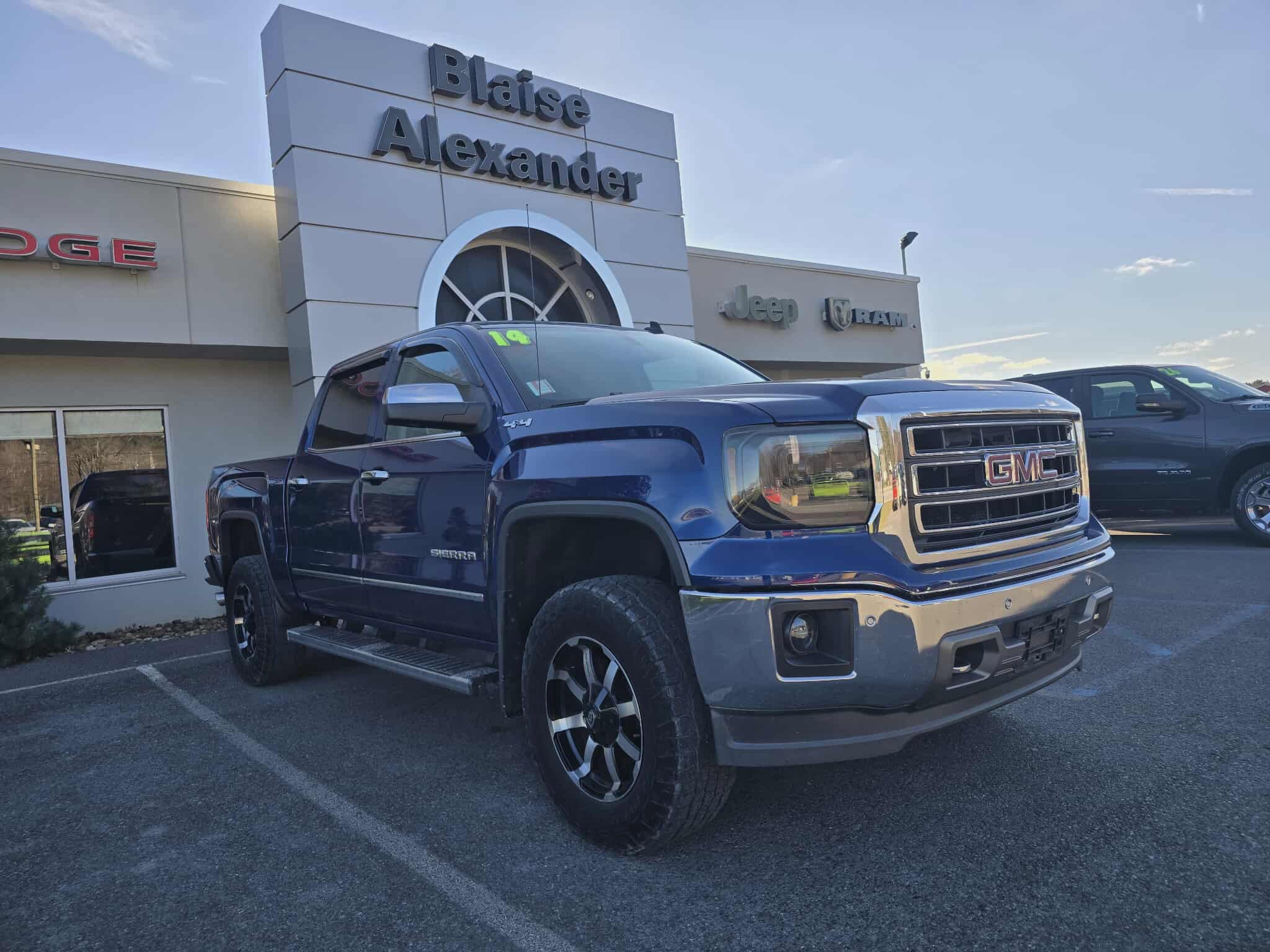 Used 2014 GMC Sierra 1500 SLT w/ SLT Crew Cab Value Package