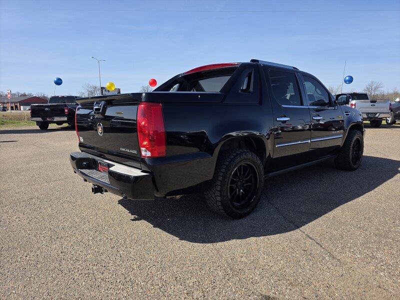 Used 2013 Cadillac Escalade EXT Premium AWD/4WD image 4