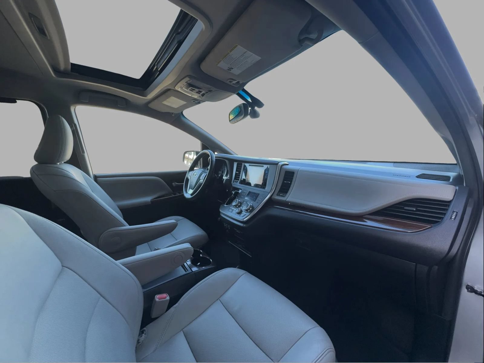 Used 2015 Toyota Sienna Limited Premium FWD image 40