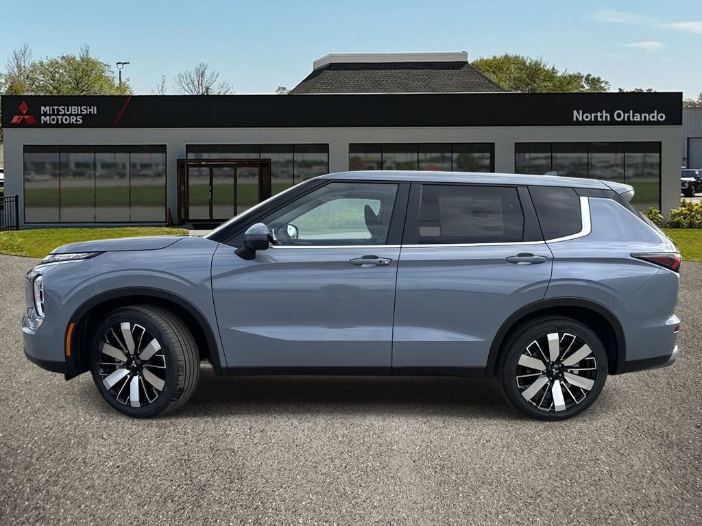 New 2026 Mitsubishi Outlander SE image 3