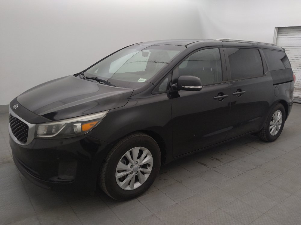 Used 2017 Kia Sedona LX w/ LX Essentials Premium Package FWD image 2
