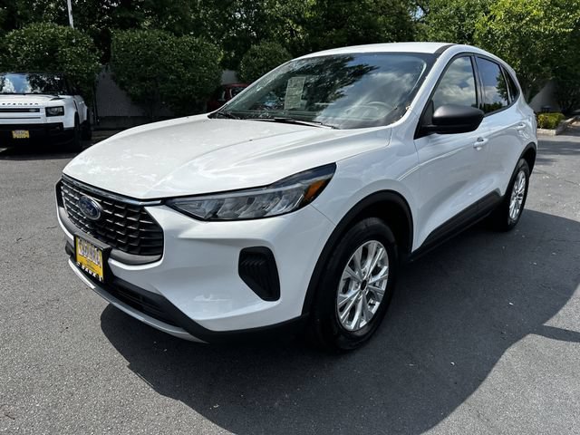 Certified 2025 Ford Escape Active w/ Cold Weather Package AWD/4WD image 9