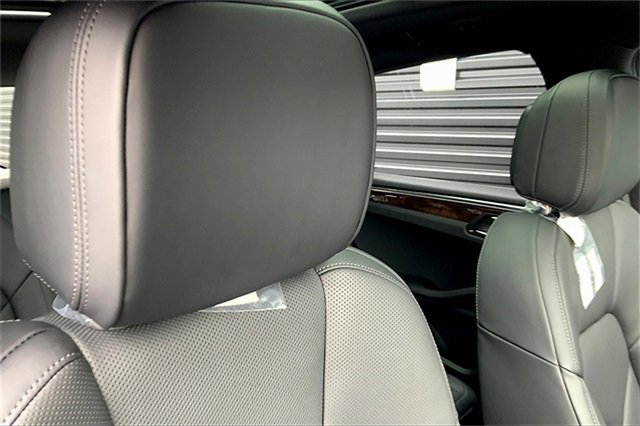 New 2025 Porsche Macan image 8