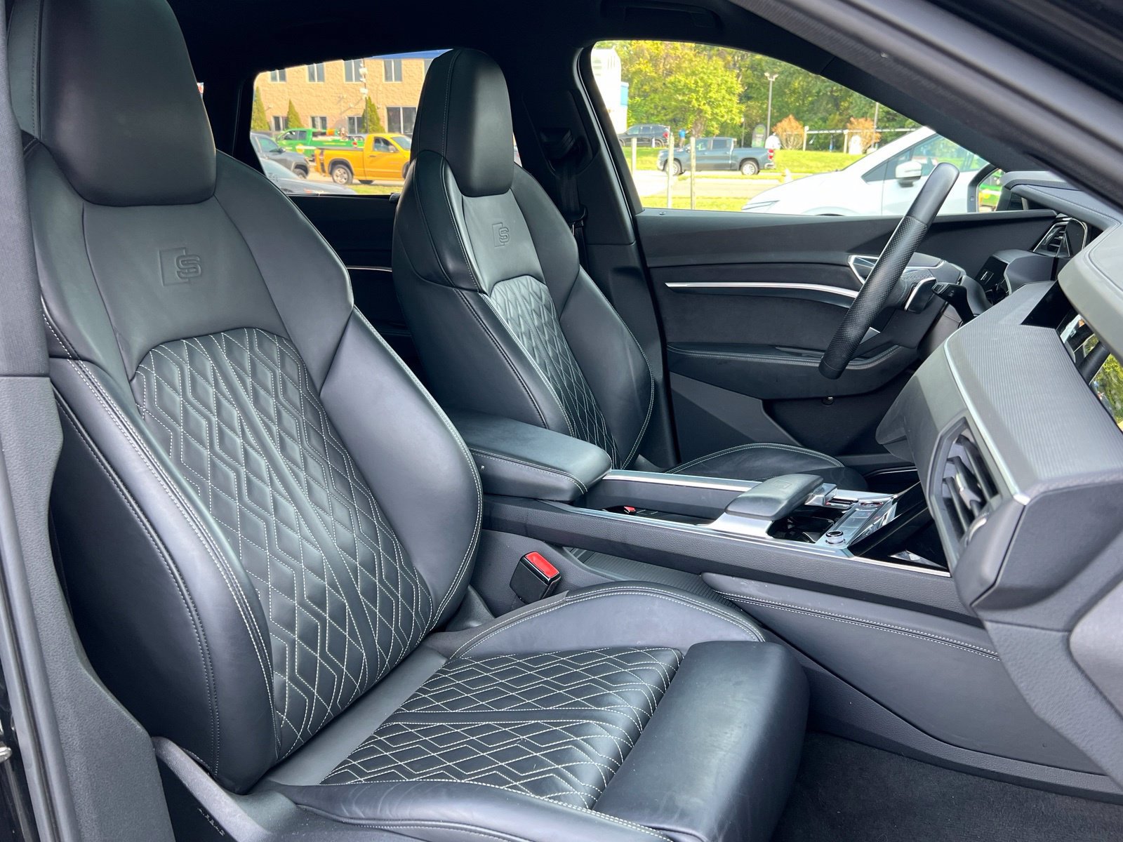 Used 2023 Audi e-tron S Prestige w/ Prestige Package AWD/4WD image 39