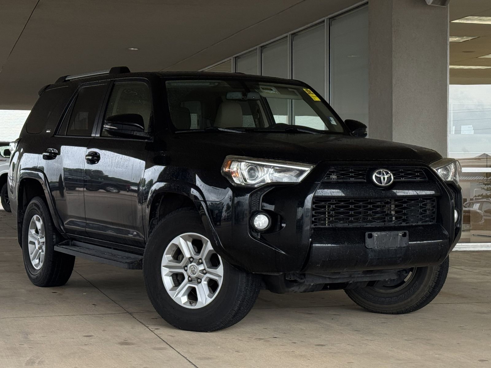 Used 2019 Toyota 4Runner SR5 Premium RWD image 2