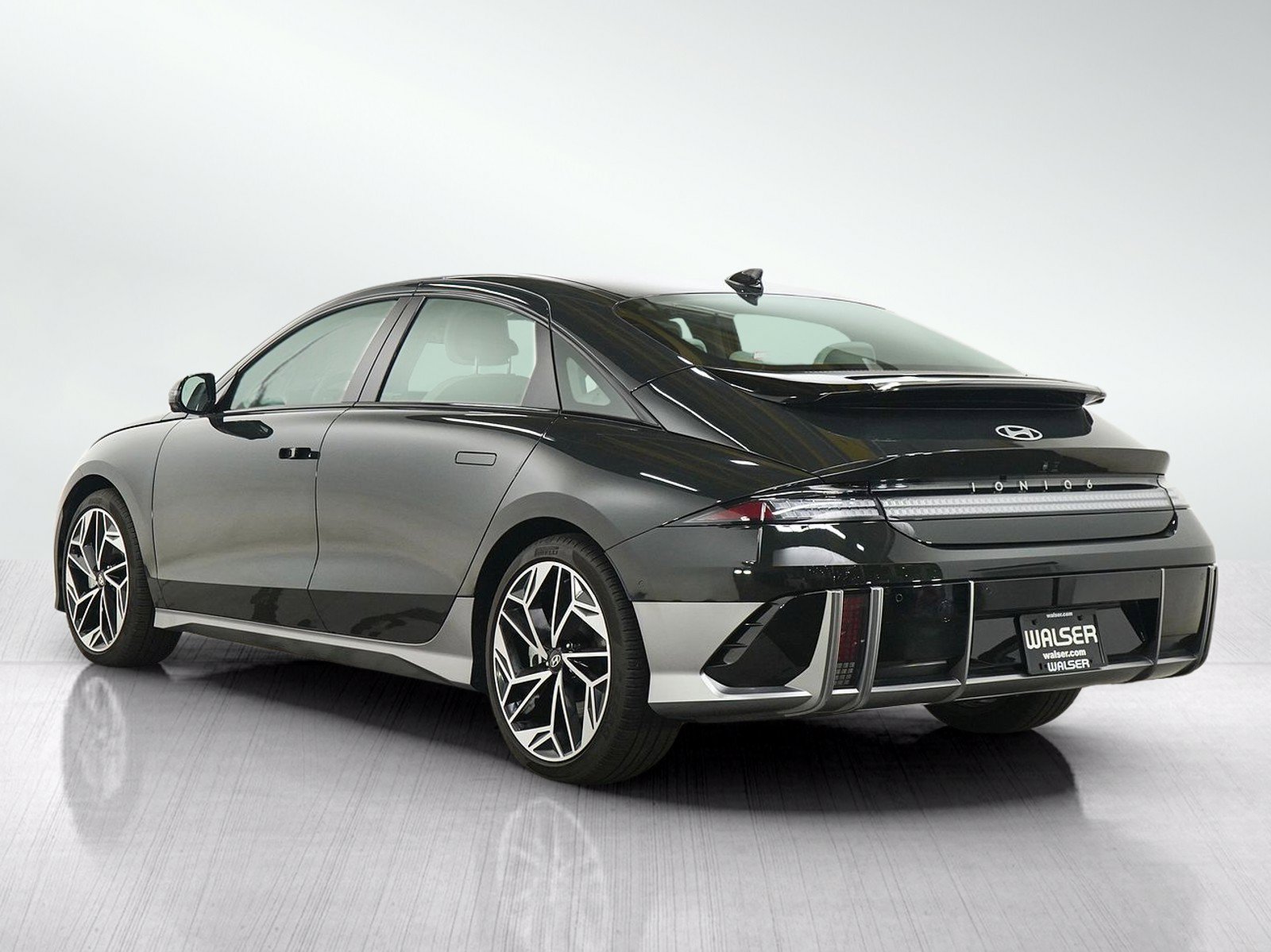 Certified 2023 Hyundai Ioniq 6 Limited AWD/4WD image 3