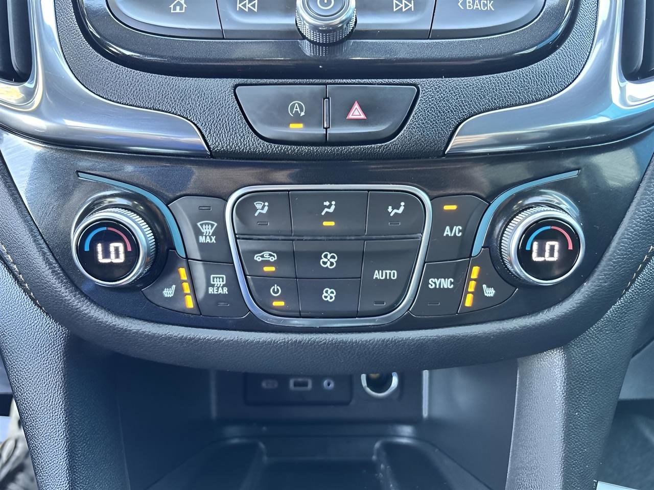 Used 2022 Chevrolet Equinox Premier image 27