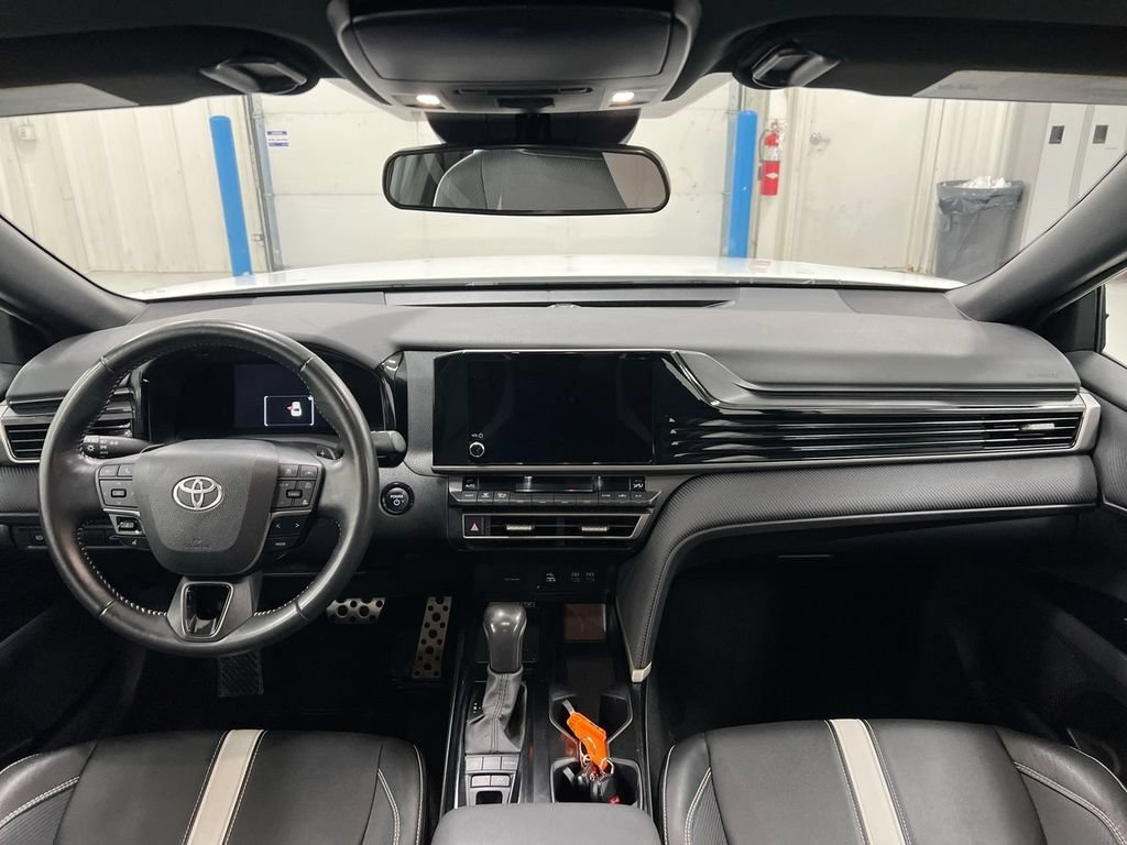 Used 2025 Toyota Camry SE FWD image 10