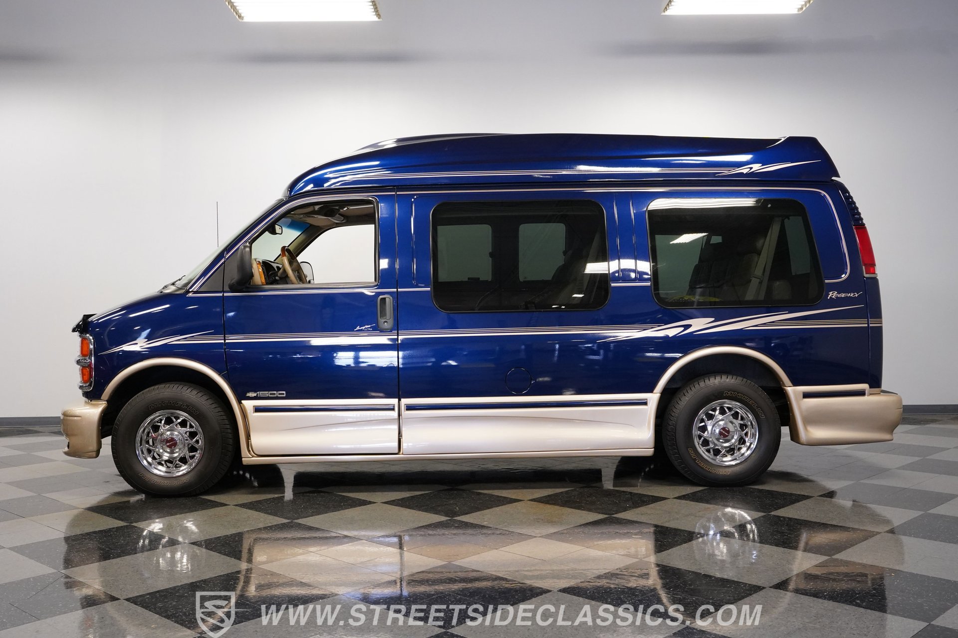 Used 2001 Chevrolet Express 1500 w/ Preferred Equipment Group 3 image 8