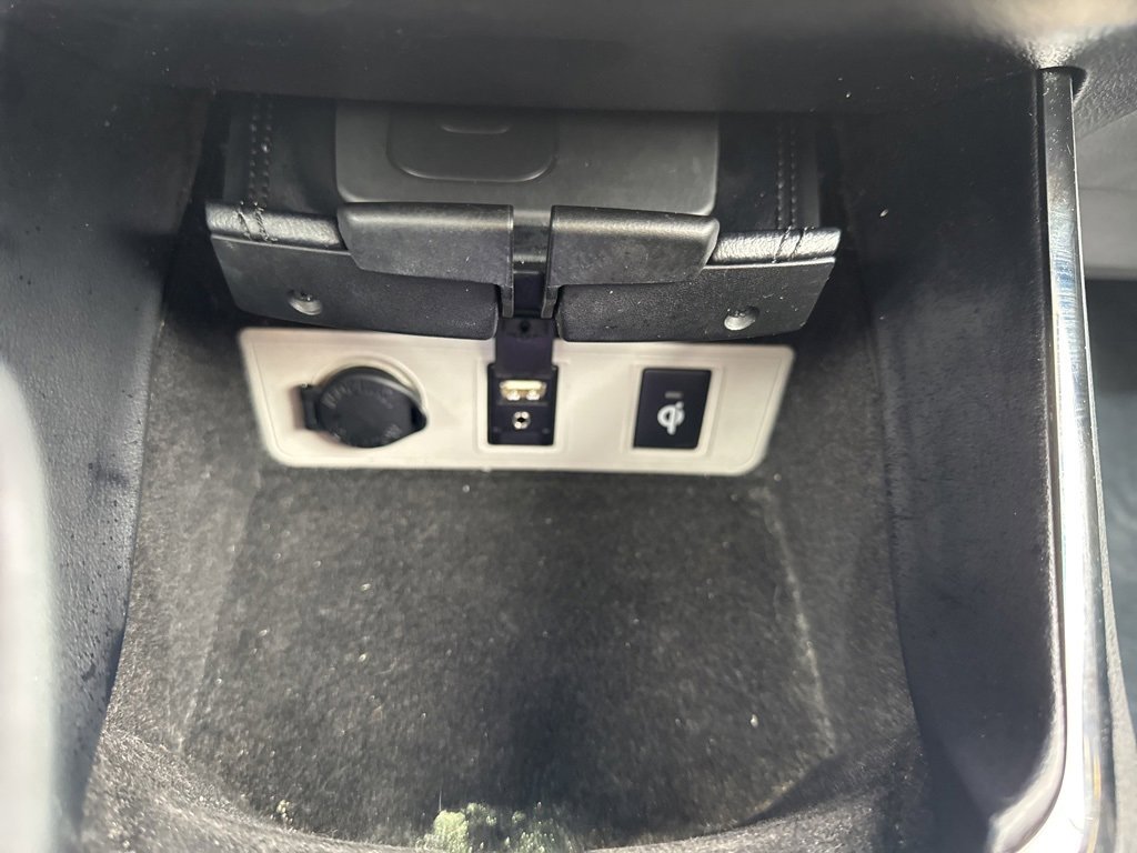 Used 2016 Toyota Avalon Limited image 24