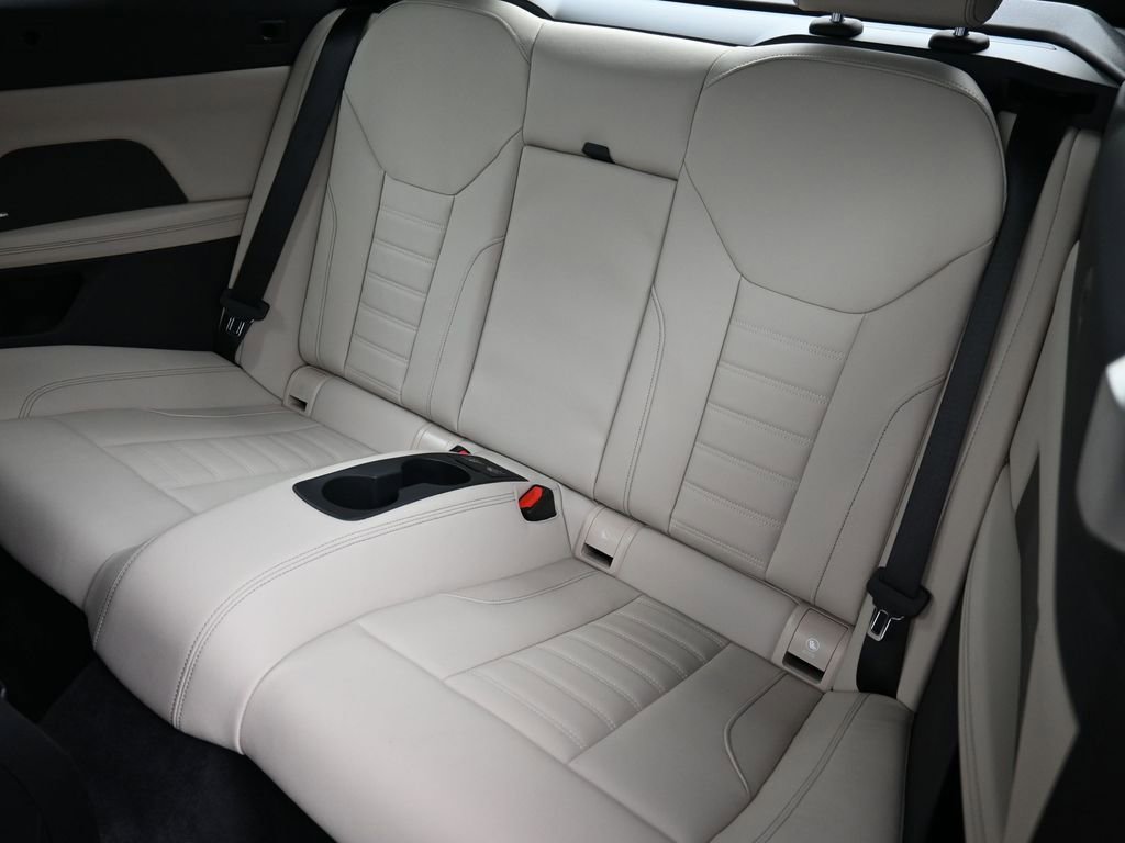 Used 2026 BMW 440i xDrive Convertible w/ Premium Package image 16
