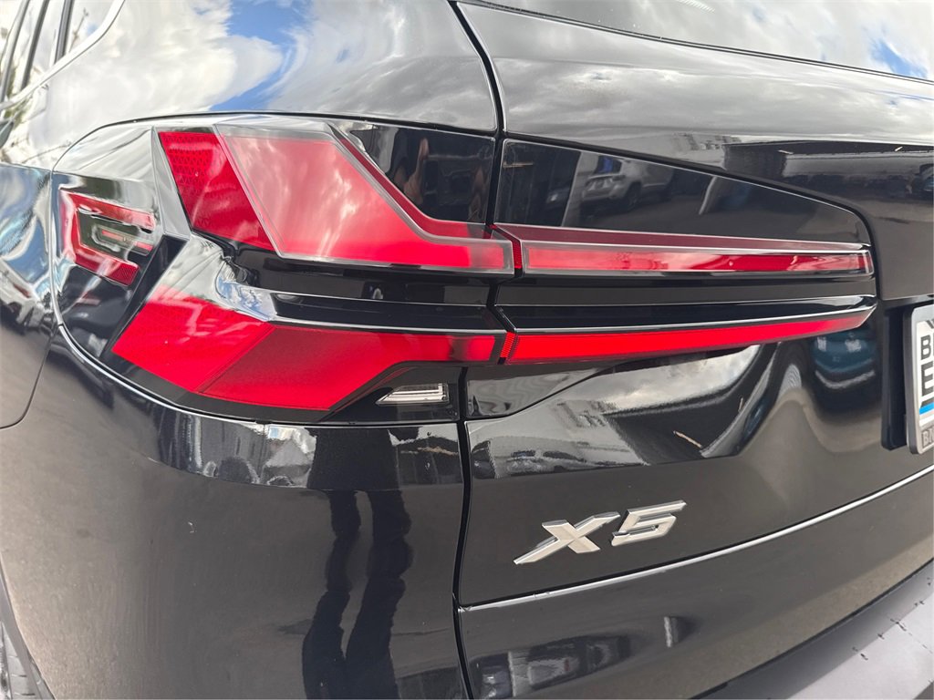 New 2026 BMW X5 sDrive40i image 17