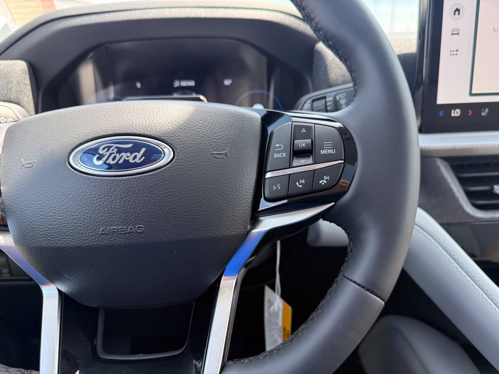 New 2026 Ford Explorer Platinum w/ LUX Leather Package AWD/4WD image 25