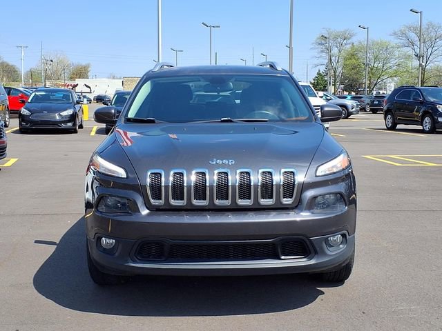 Used 2016 Jeep Cherokee Latitude w/ Cold Weather Group AWD/4WD image 23