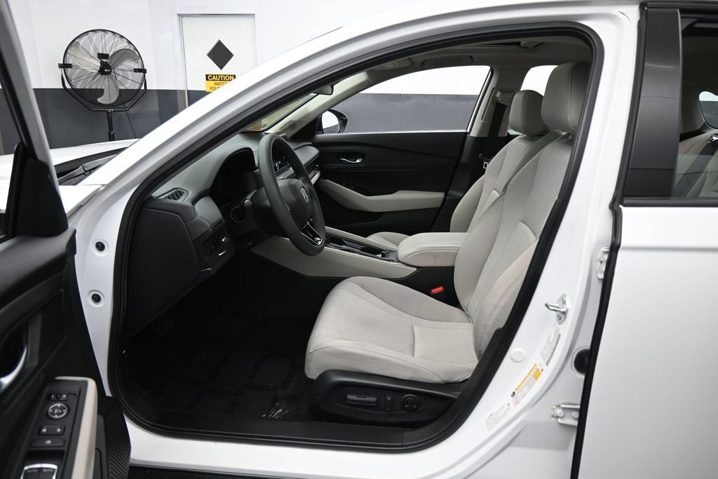 Used 2025 Honda Accord SE image 10