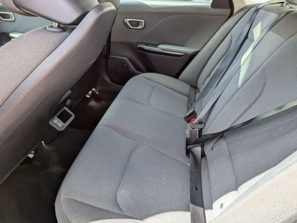 Used 2025 Kia K4 LXS image 26
