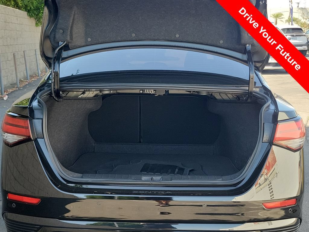 Certified 2025 Nissan Sentra SR w/ SR Premium Package FWD image 25