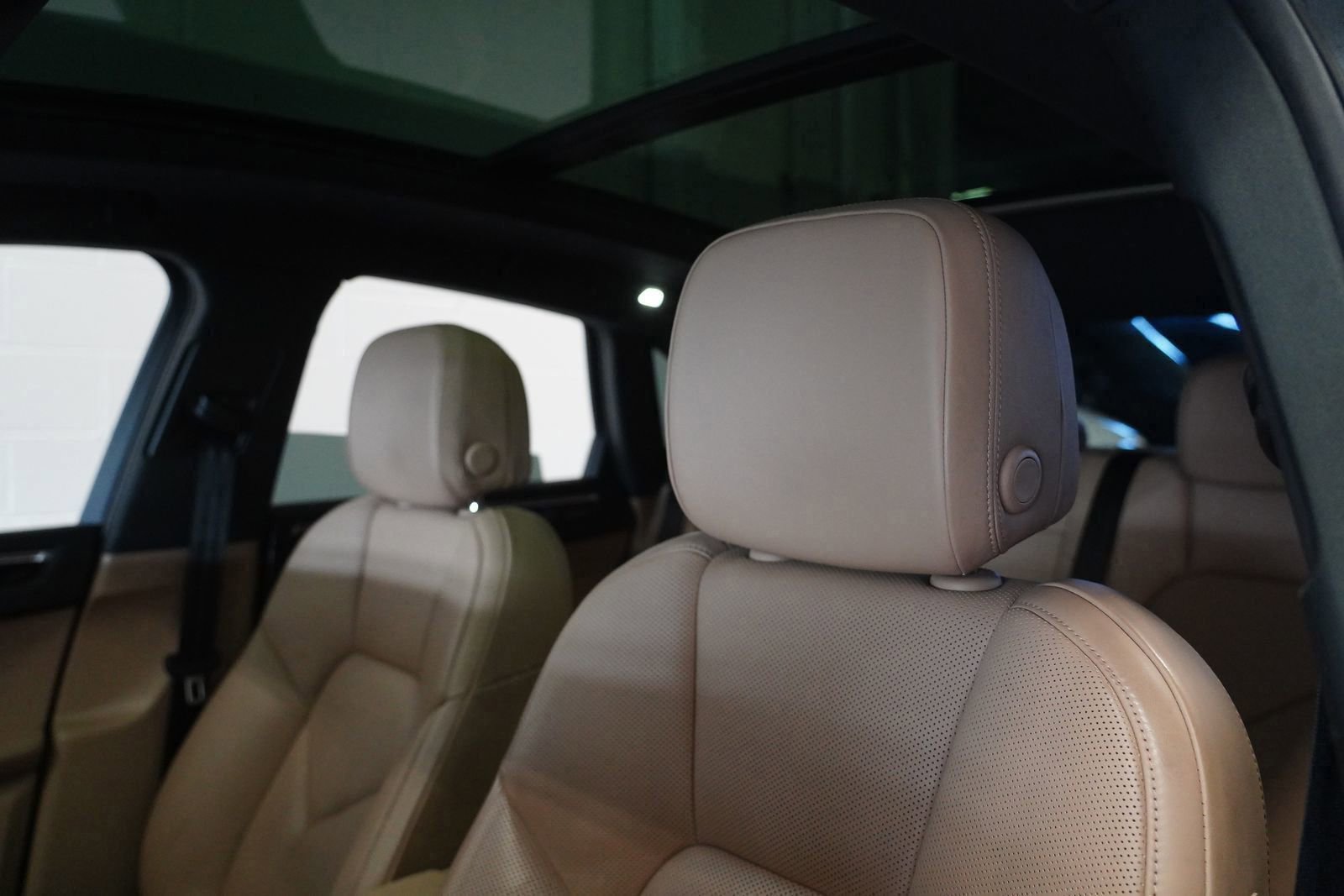 Used 2021 Porsche Macan image 13