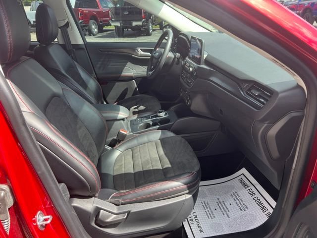 Used 2022 Ford Escape SEL w/ SEL Stealth AWD Package image 11