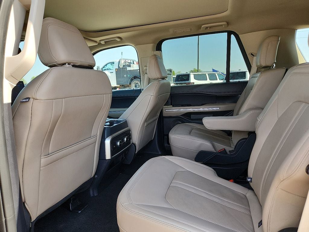 Used 2024 Ford Expedition Limited RWD image 16