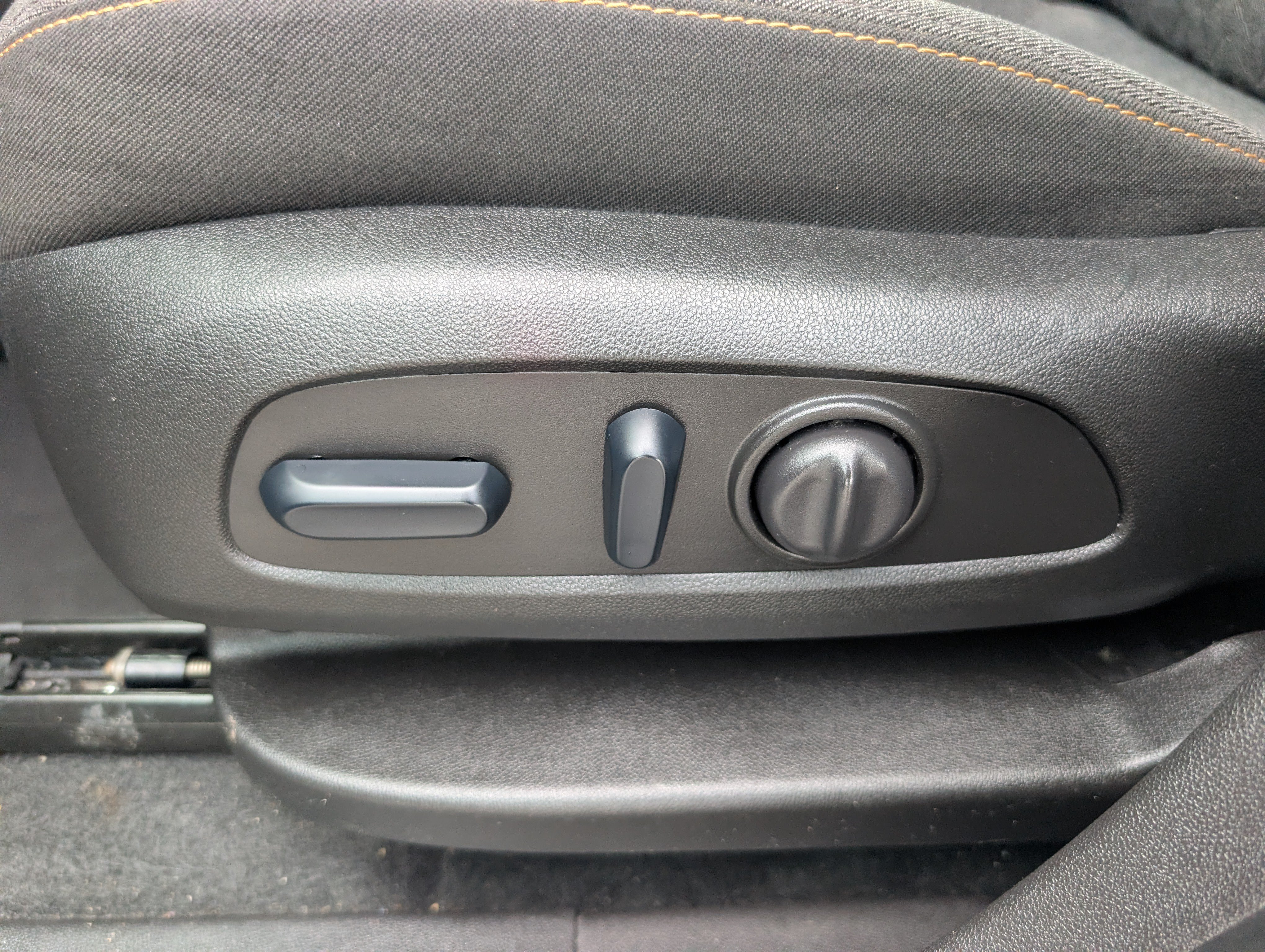 Used 2024 Chevrolet Equinox LT FWD image 16