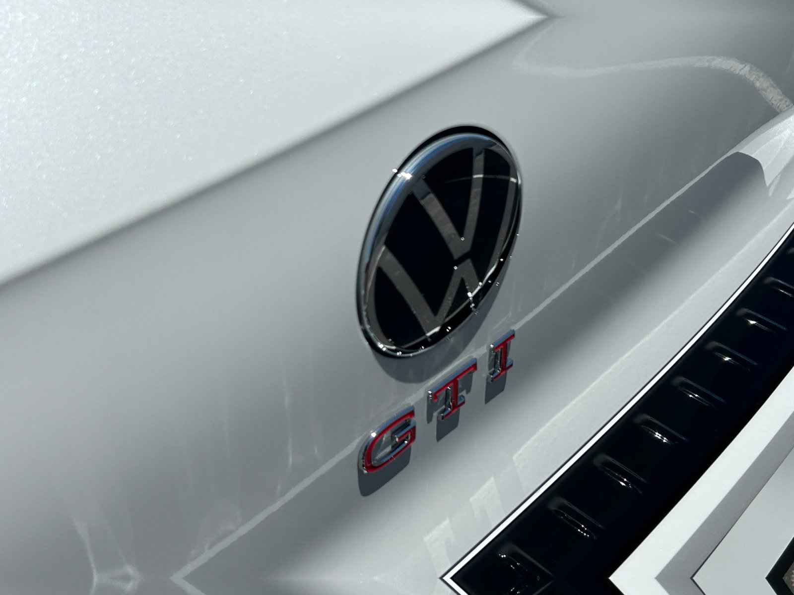 New 2026 Volkswagen Golf SE FWD image 23