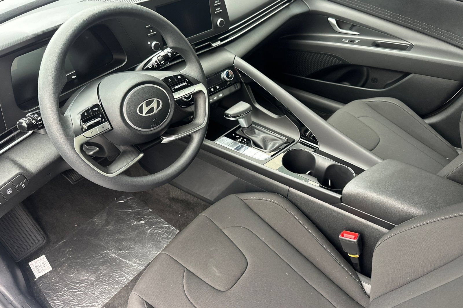 Used 2026 Hyundai Elantra Hybrid FWD image 13