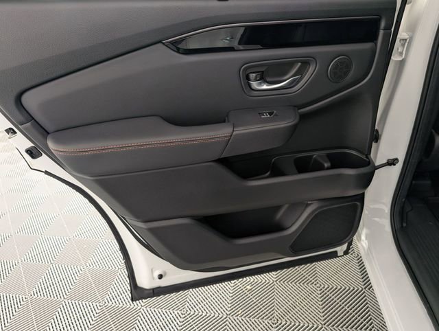 Used 2025 Honda Pilot TrailSport image 30