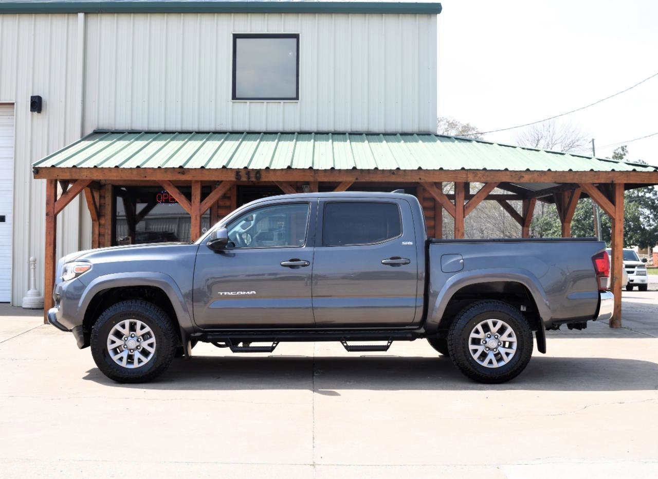 Used 2018 Toyota Tacoma SR5 AWD/4WD image 2