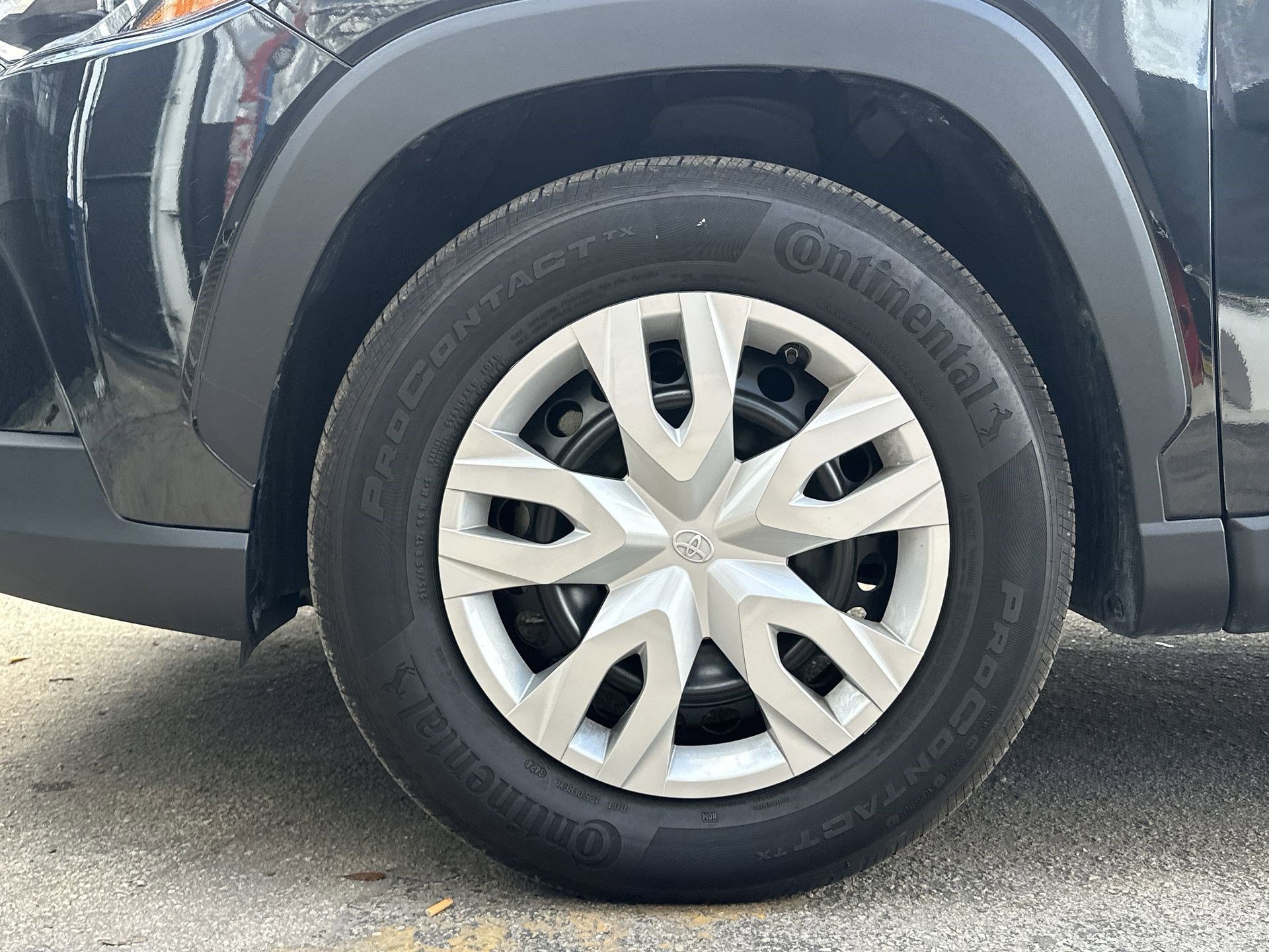 Used 2024 Toyota Corolla Cross L image 18