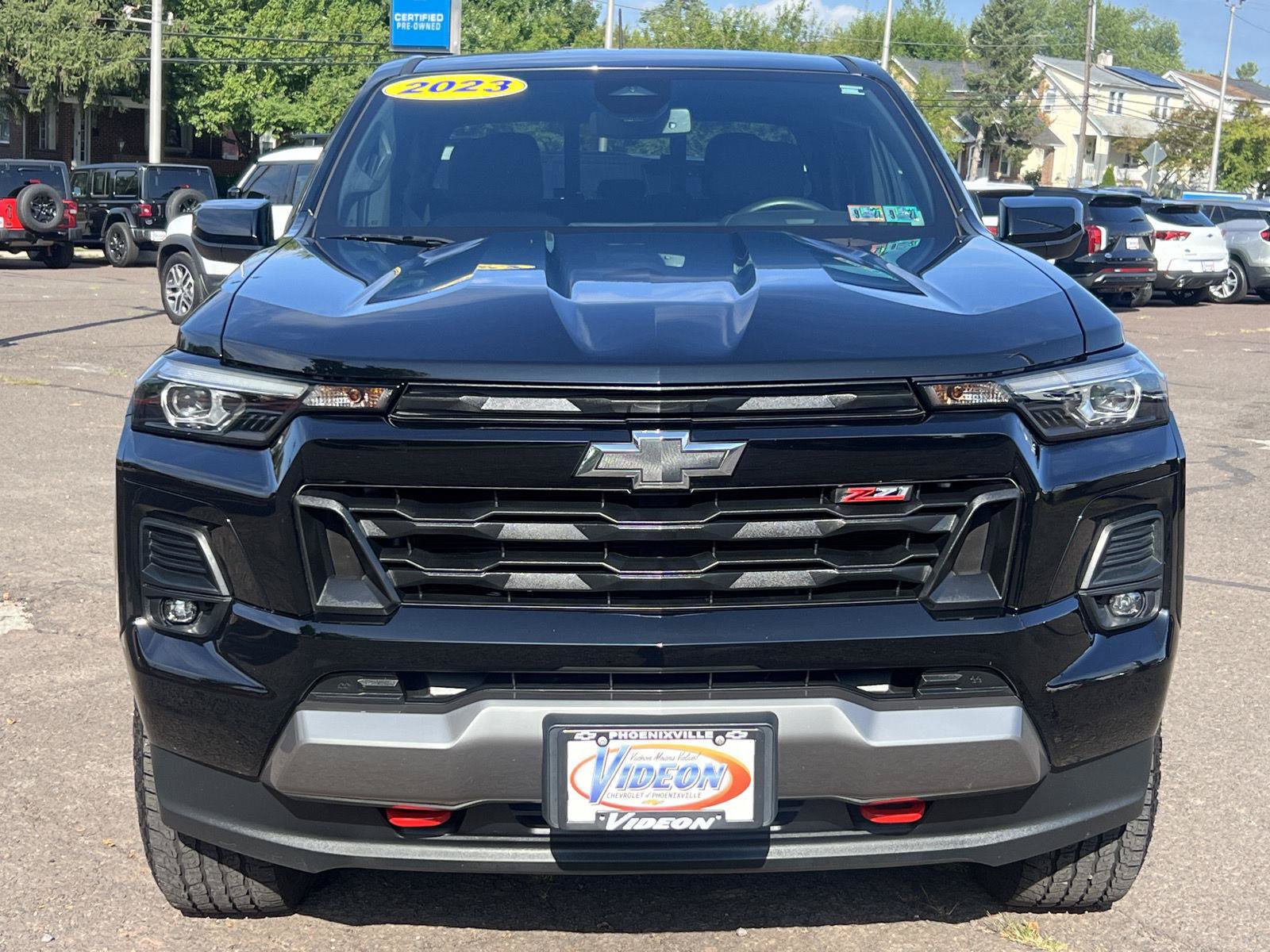 Used 2023 Chevrolet Colorado Z71 w/ Z71 Convenience Package 2 AWD/4WD image 2