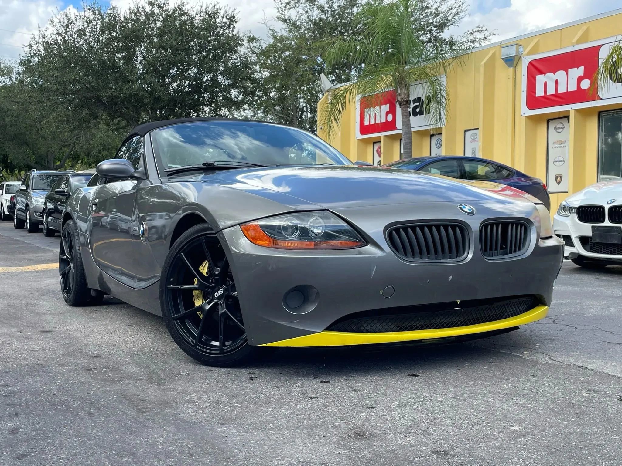 Used 2003 BMW Z4 2.5i image 2