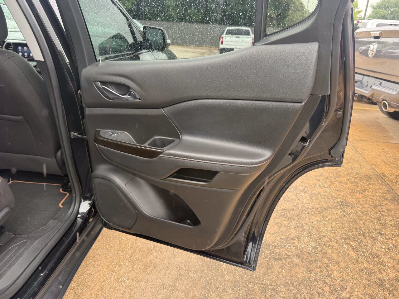 Used 2020 GMC Acadia AT4 w/ GMC Pro Grade Package AWD/4WD image 18