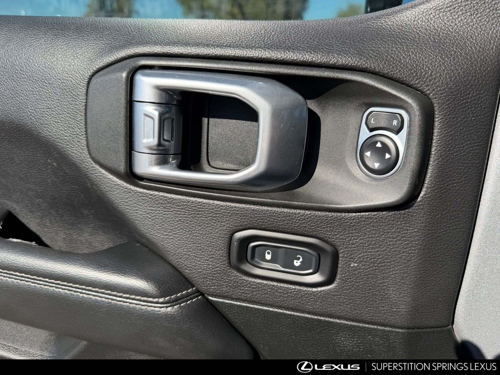 Used 2020 Jeep Wrangler Unlimited Sahara image 17