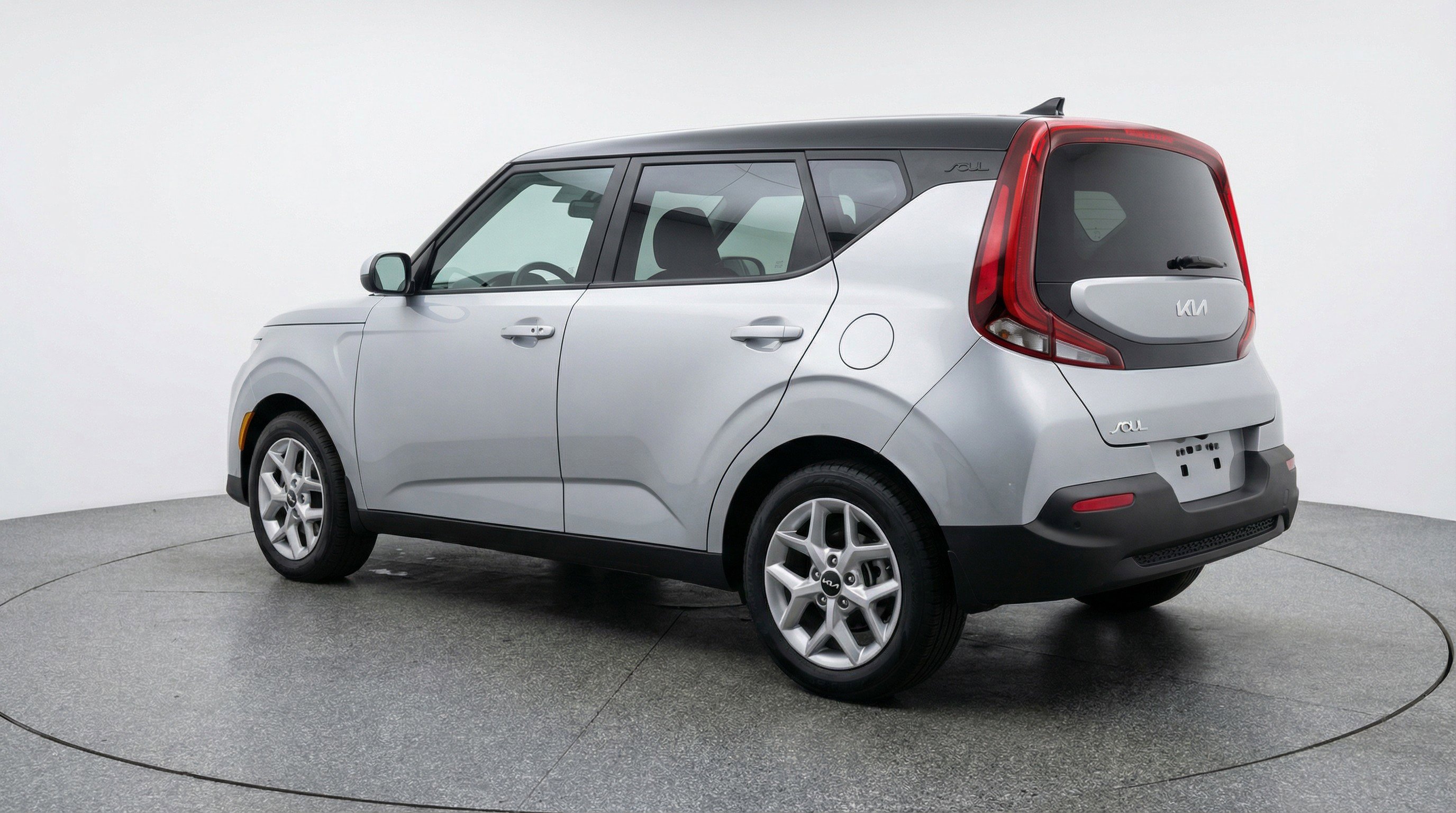Used 2025 Kia Soul LX w/ LX Technology Package FWD image 6