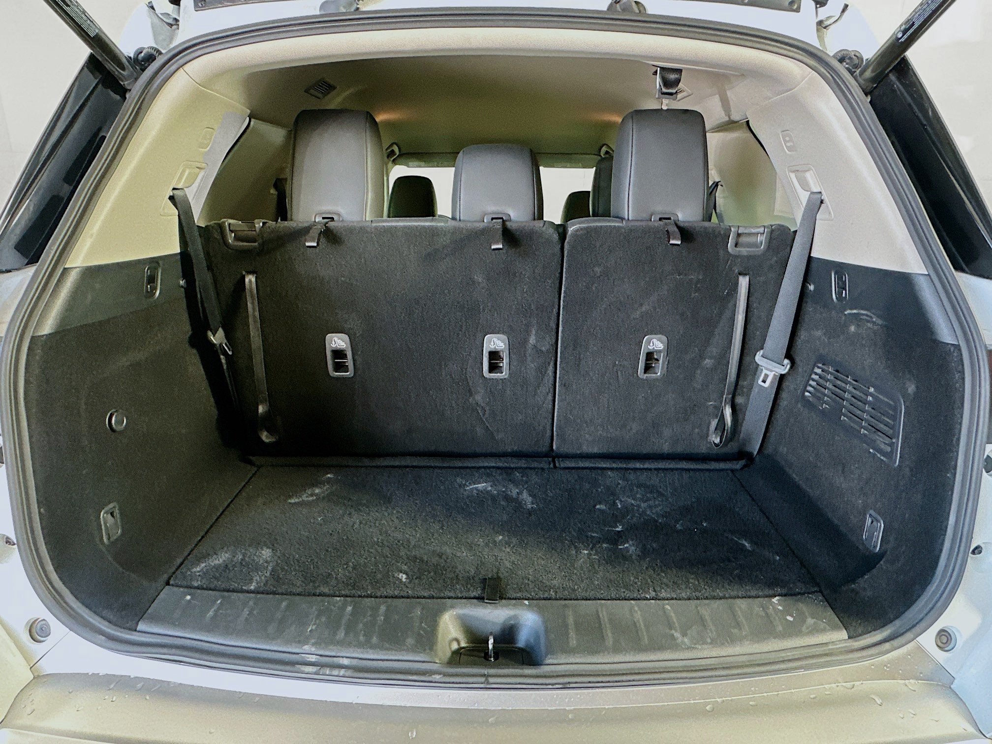 Used 2025 Nissan Pathfinder SL FWD image 31