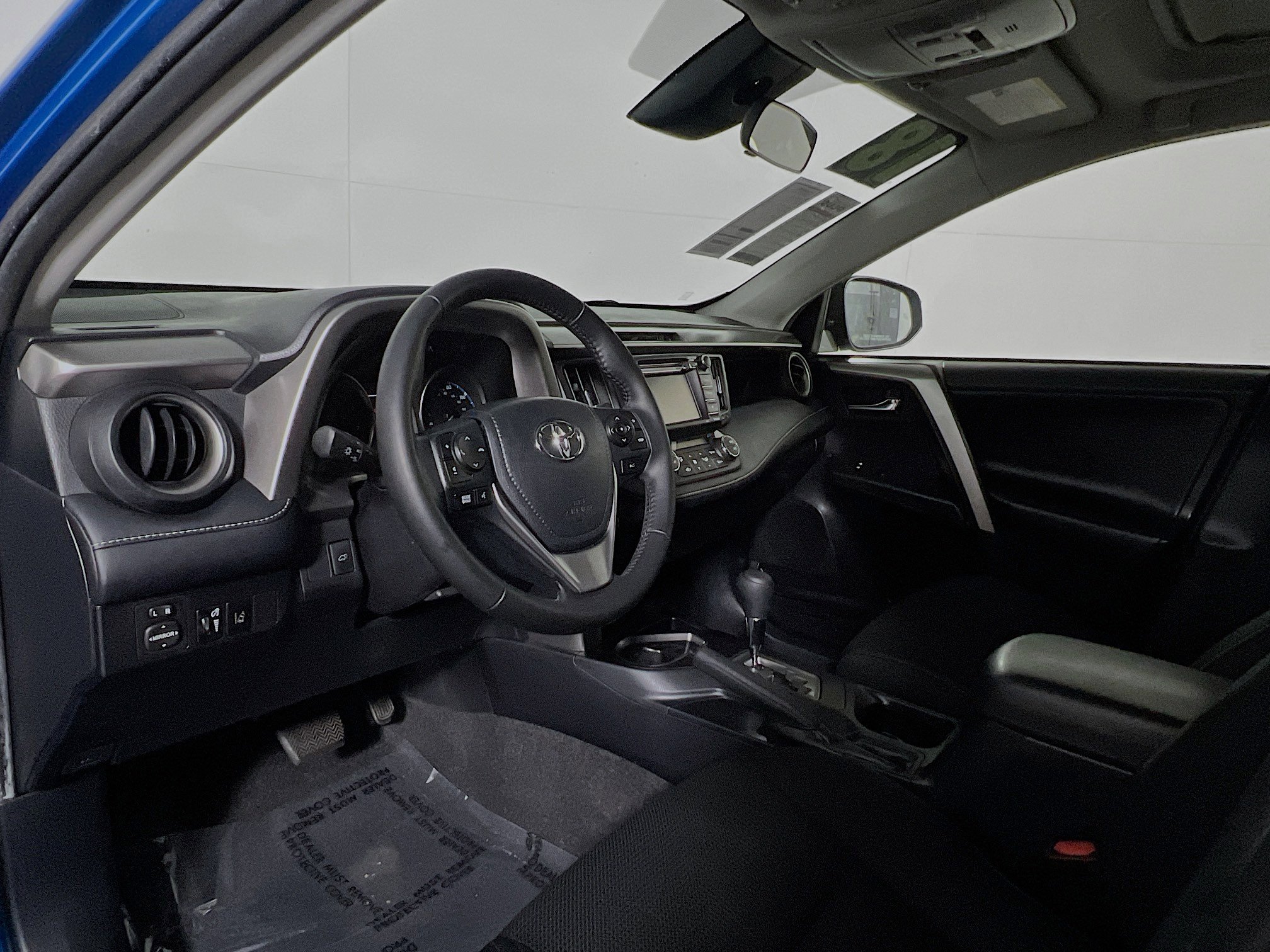 Used 2018 Toyota RAV4 XLE FWD image 30