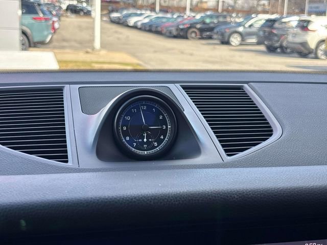 Used 2022 Porsche Macan Base image 29