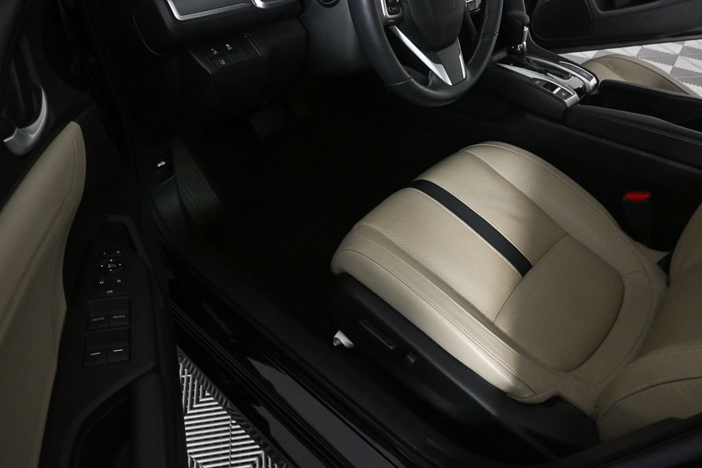 Used 2018 Honda Civic Touring image 7