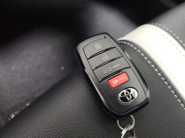 New 2027 Toyota Camry SE w/ Convenience Package FWD image 33