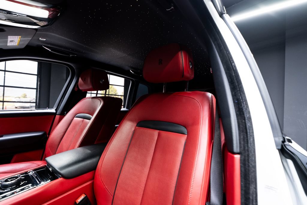 Used 2022 Rolls-Royce Cullinan AWD/4WD image 30
